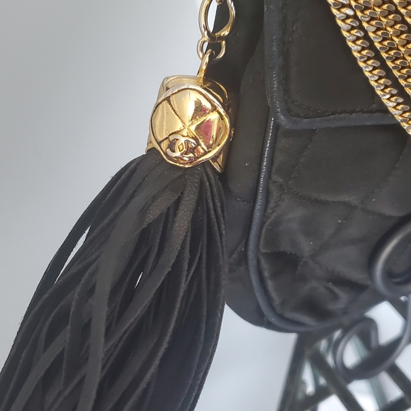 Chanel Satin Quilted Tassel Flap Rare Collectable Vintage Purse⚜️🖤⚜️ - Picture 6 of 12